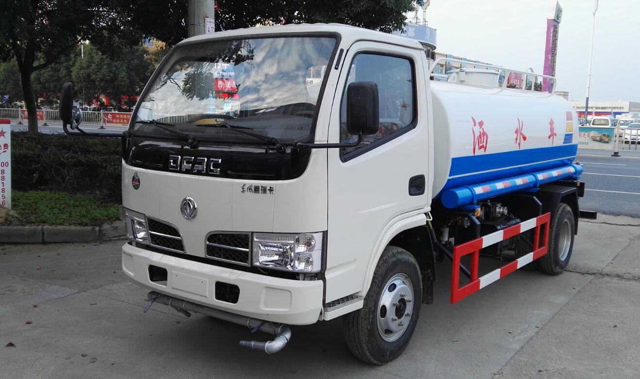 8方灑水車品牌大盤點(diǎn) 如何選對(duì)清潔好幫手？